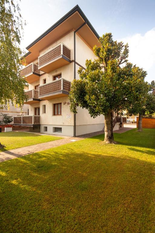 Villa Alpi room 2